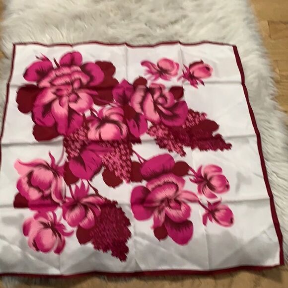 EXCLUSIVE DESIGNS 100% ACETATE ROLLED HEM COLORFUL SCARF NWOT‎ - Picture 2 of 4